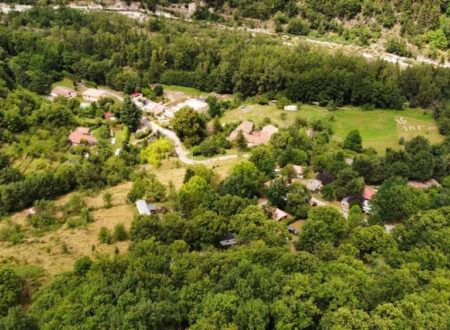 Camping de Belos in Thueyts - Ein familienfreundlicher, überschaubarer Campingplatz